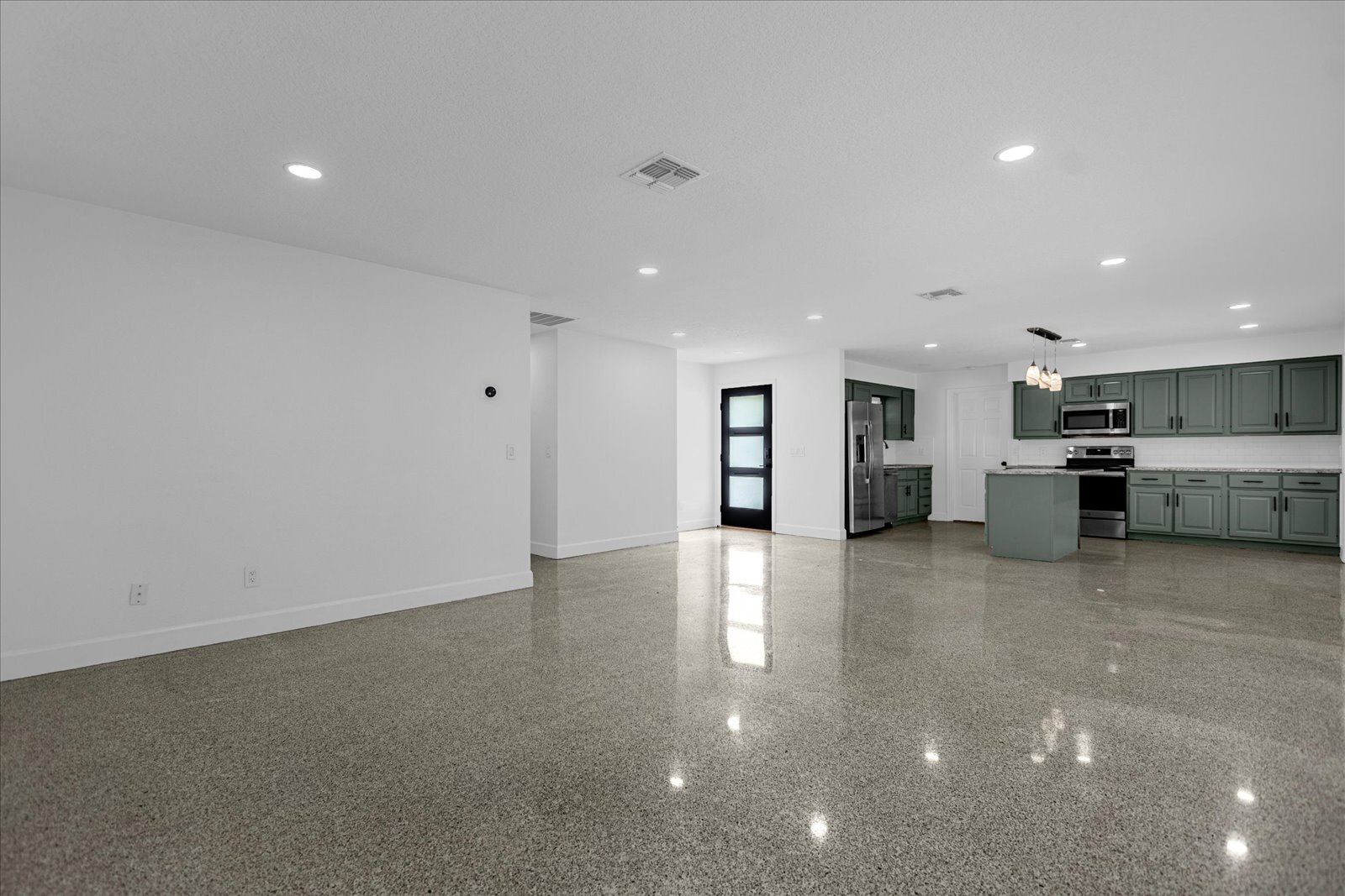 Building Photo - 641 Sherwood Dr