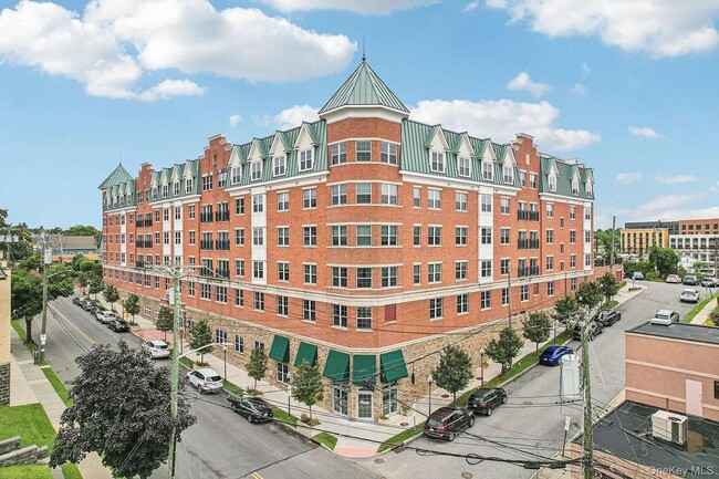 Building Photo - 201 Willett Ave