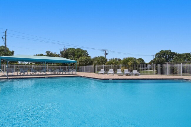 Building Photo - 2800 Fiore Way