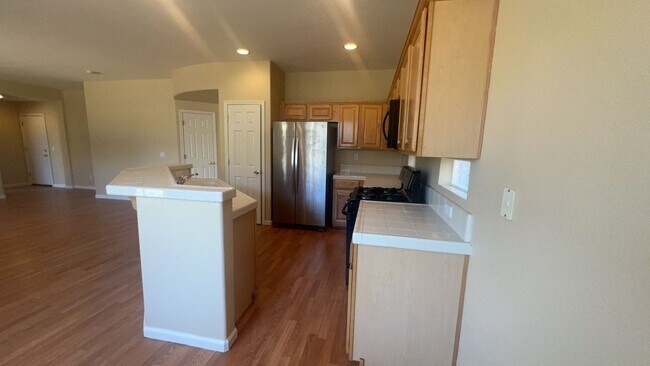 Building Photo - 3548 Santa Maria Ave