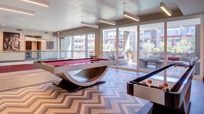 Building Photo - 10650 Dean Martin Dr