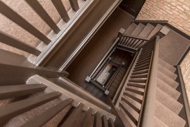 Building Photo - 4354 S Prairie Ave