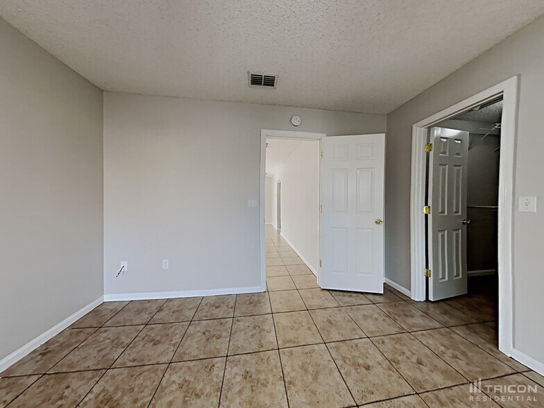 Building Photo - 3134 Wavering Ln