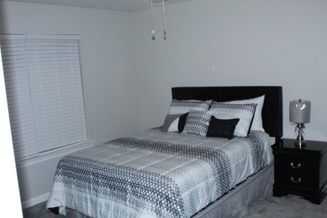 Building Photo - Fully Furnished Columbia County Rental