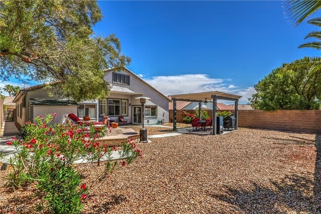 Building Photo - 11135 River Hills Ln