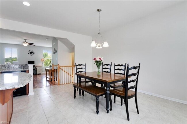 Building Photo - 3 bedroom/ 2 full bathroom and 1 half bathroom -Villages at Candle Station