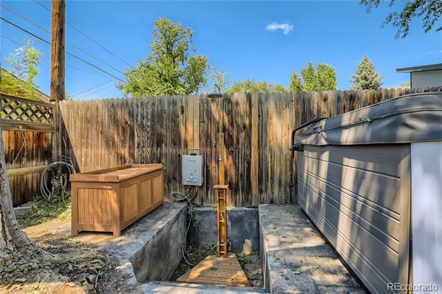 Building Photo - 2305 Hudson St