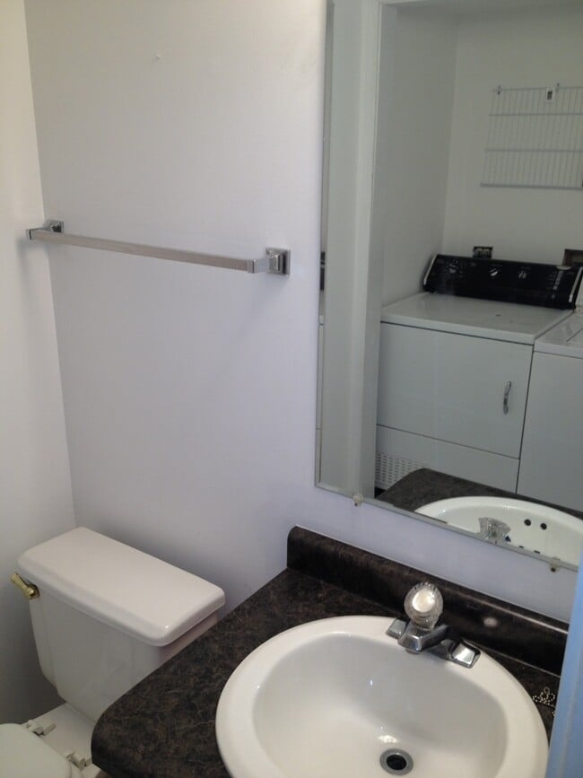 Building Photo - 3527 Frontenac Ct