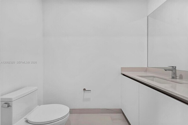 Building Photo - 900 N Ocean Blvd