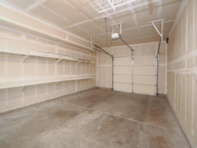 Building Photo - 4001 S 211th Pl