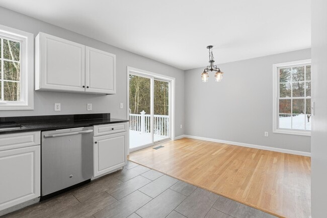 Building Photo - 6 Mulberry Ln