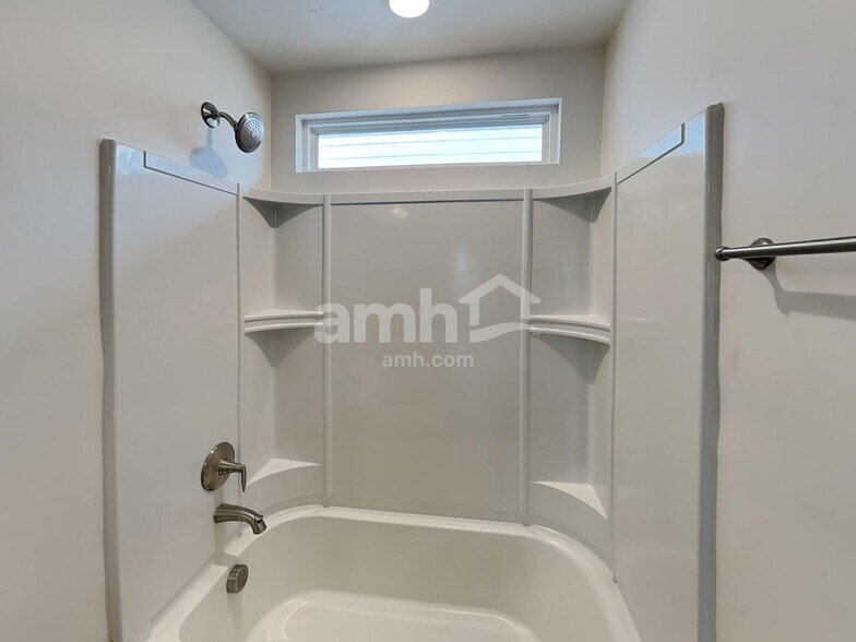 Building Photo - 4992 Chutney Dr