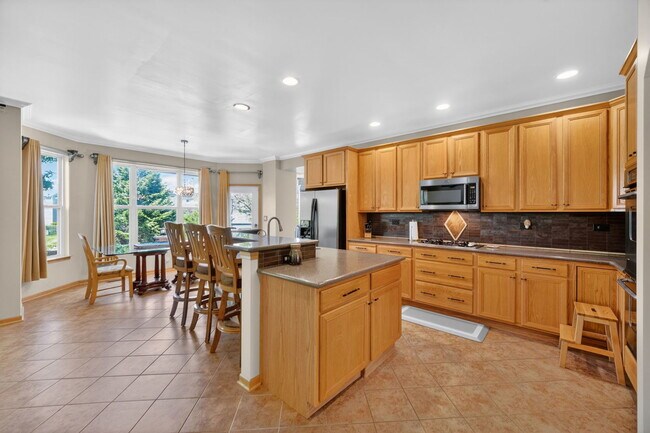 Building Photo - 322 Hemlock Ln
