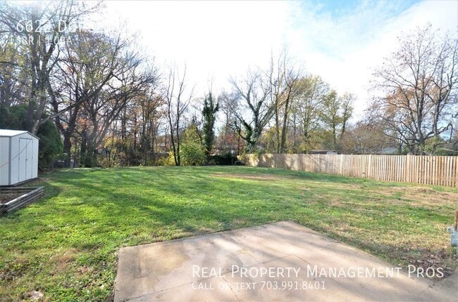 Building Photo - 6622 Dorset Dr