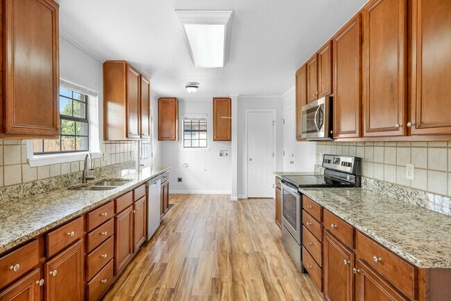 Building Photo - 3052 Cameo Ln