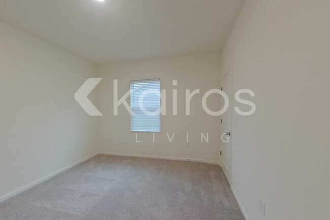 Building Photo - 631 Castillo Dr