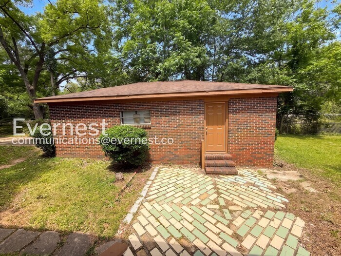 Building Photo - 9825 Maple Ln