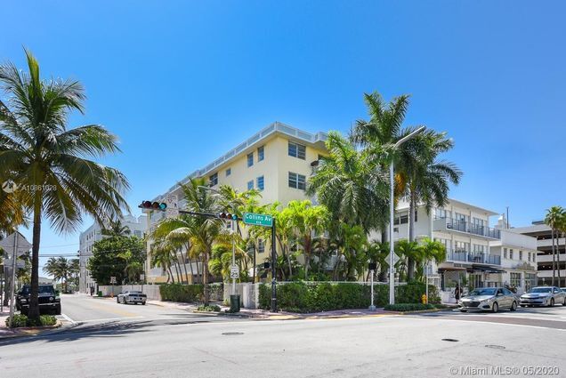 Building Photo - 1357 Collins Ave
