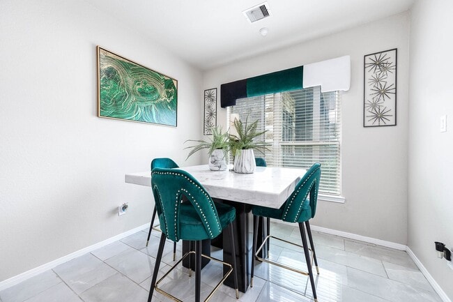 Building Photo - 21388 Timber Lodge Ln