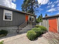 Building Photo - 4823 NE 50th Pl