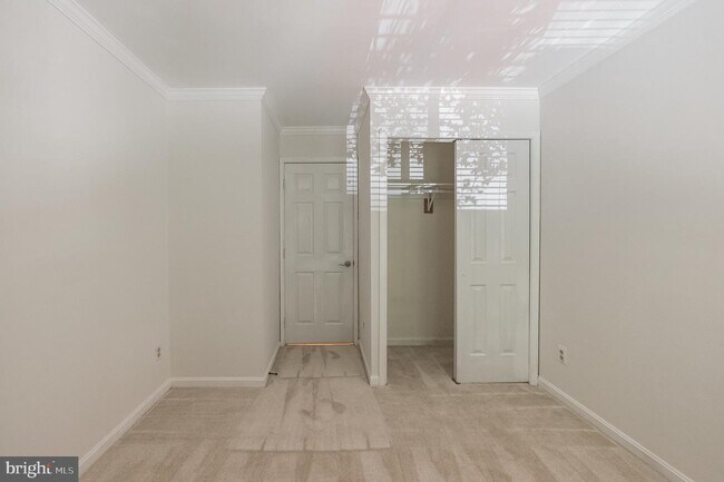 Building Photo - 2811 Lee Oaks Ct