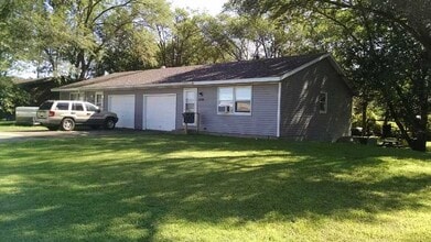 Building Photo - 3321 Miller St