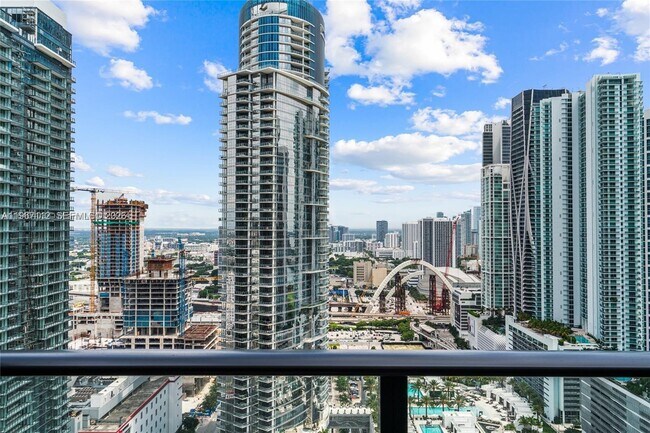 Building Photo - 159 NE 6th St