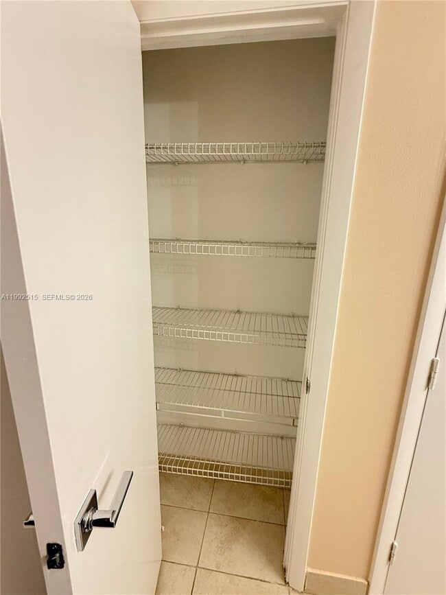 Building Photo - 1900 N Bayshore Dr