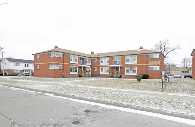 Building Photo - Huntington Manor