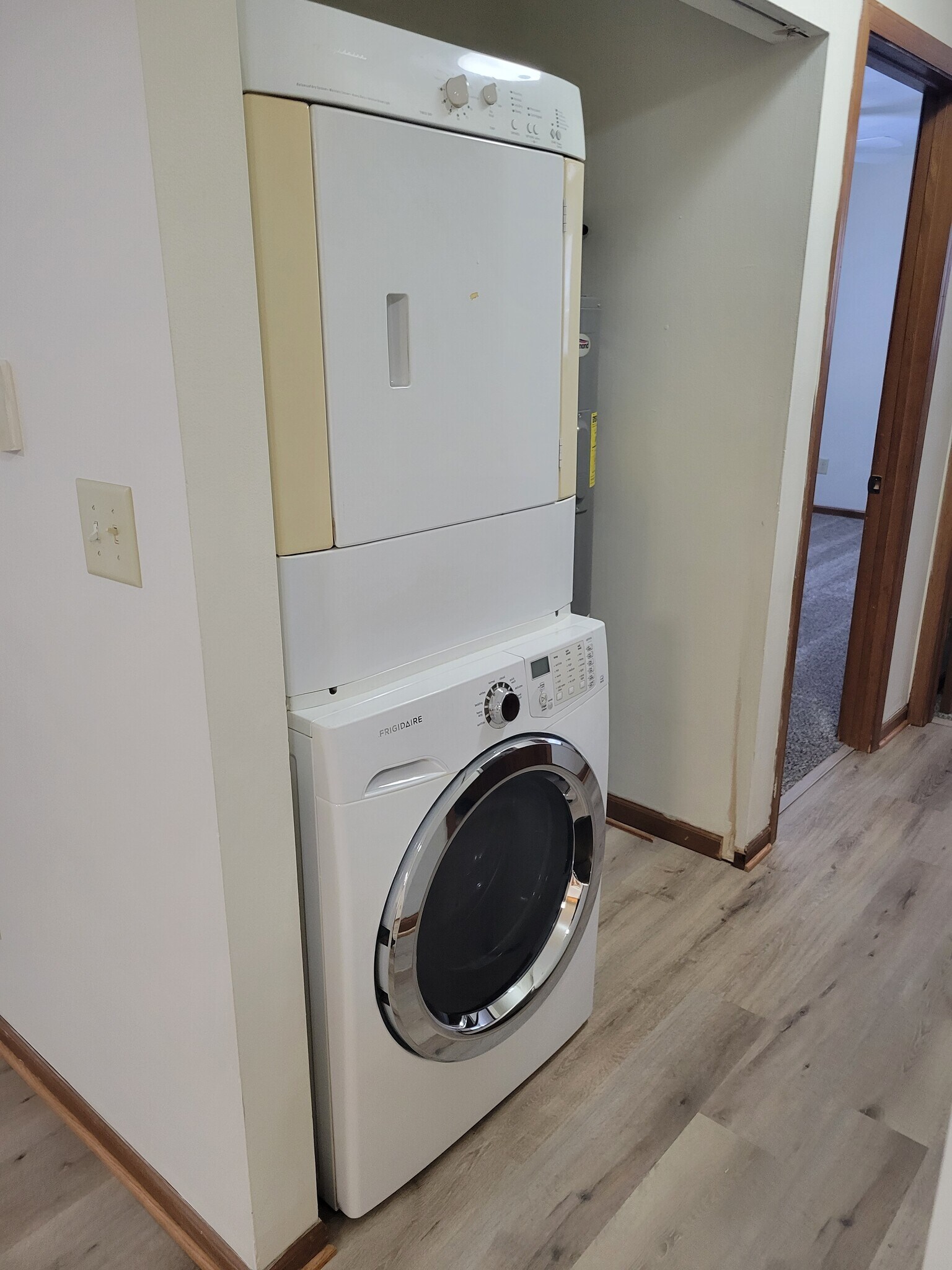 Building Photo - 703 S 4th St