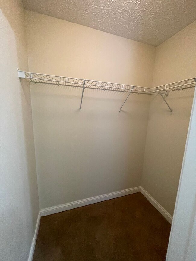 Building Photo - Three Bedroom Single Family Home - West La...
