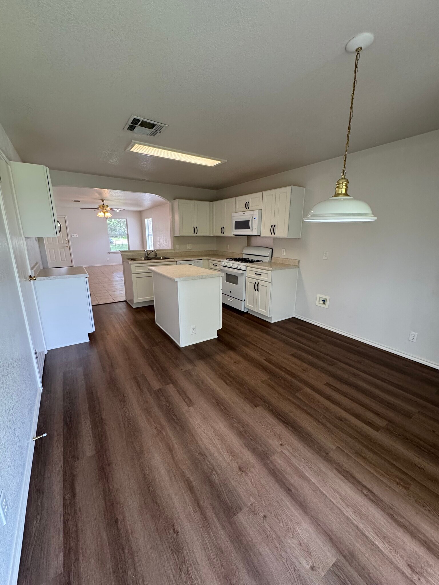 Building Photo - 1404 Carriage Hills Trl