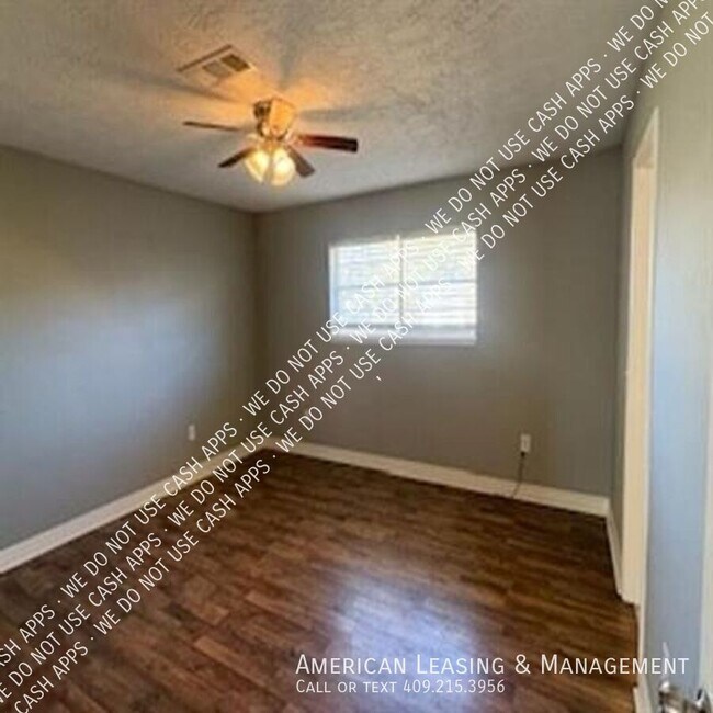 Building Photo - 13430 Moss Hill Dr