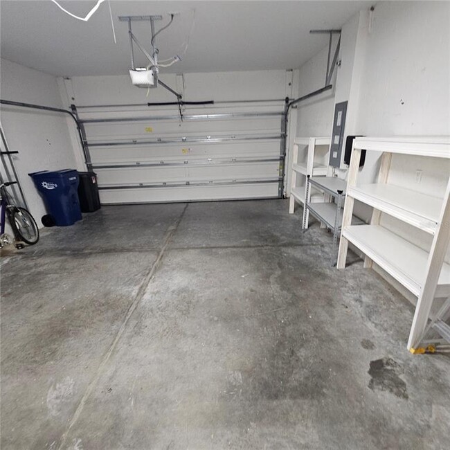 Building Photo - 8110 Villa Grande Ct