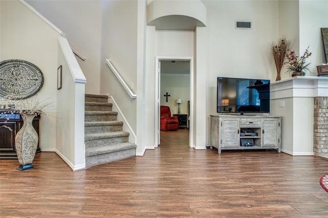 Building Photo - 11223 Still Hollow Dr