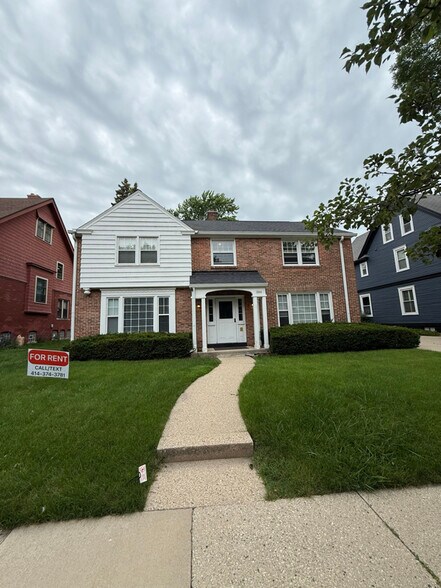 Building Photo - 3245 N Shepard Ave