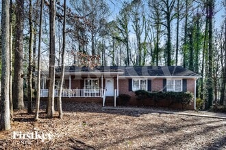 Building Photo - 213 Mill Trce