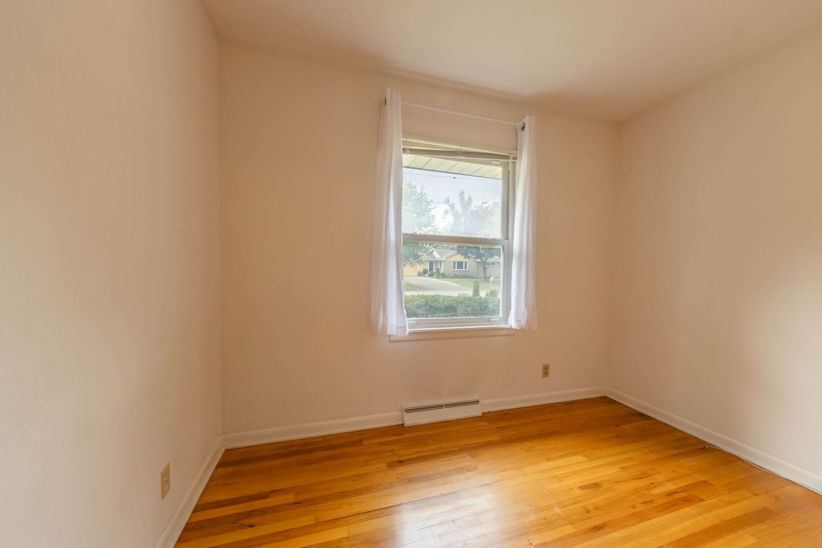 Building Photo - 2726 Applelane Ave