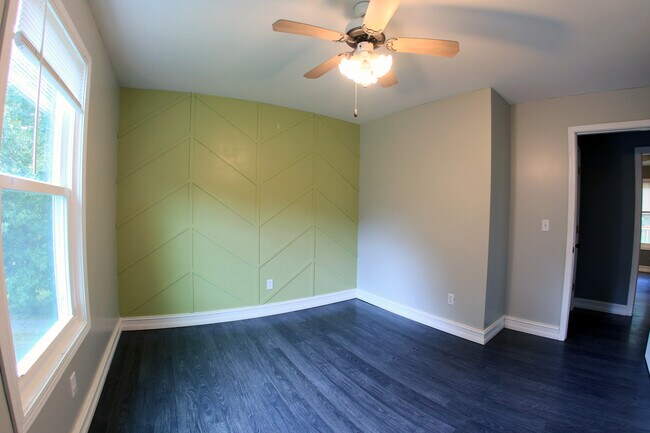 Building Photo - 84 Indian Hills Dr