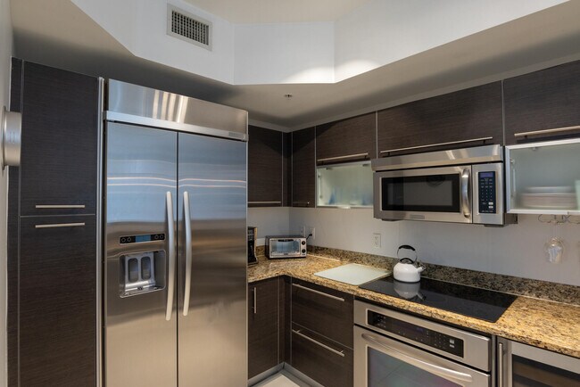 Building Photo - 550 Okeechobee Blvd