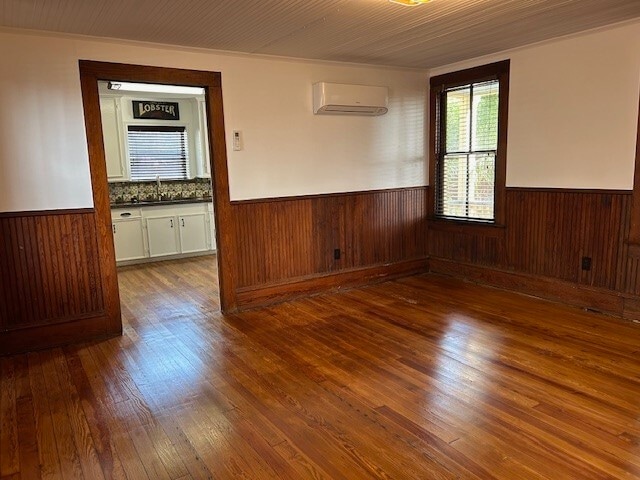 Building Photo - 1212 10th St