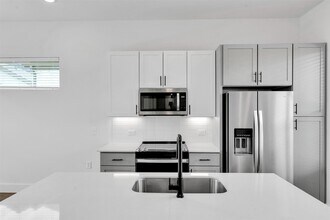 Building Photo - 1514 Forward Dr