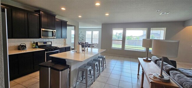 Building Photo - 16700 Fresno Cove
