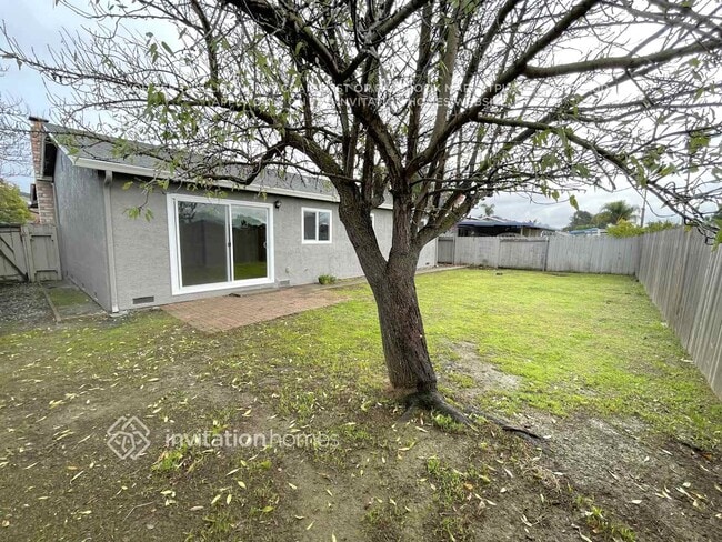 Building Photo - 340 Pembroke Dr