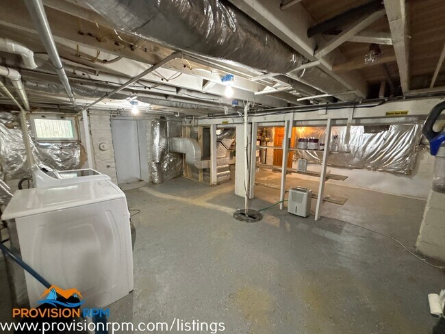 Building Photo - 915 Jackson St