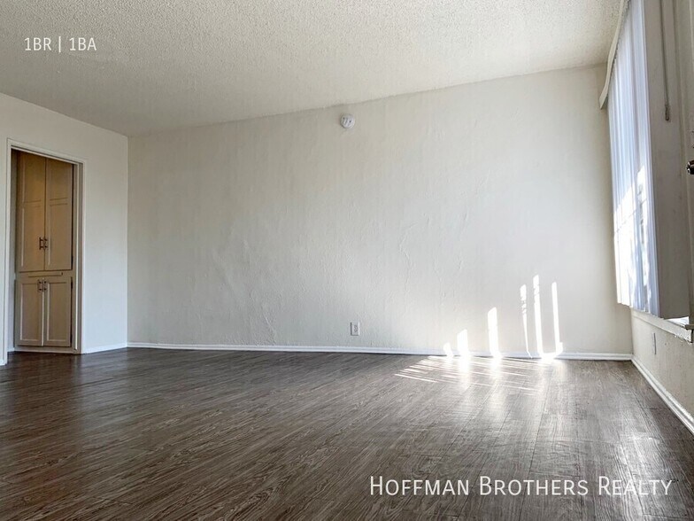 Building Photo - 4845 W Slauson Ave