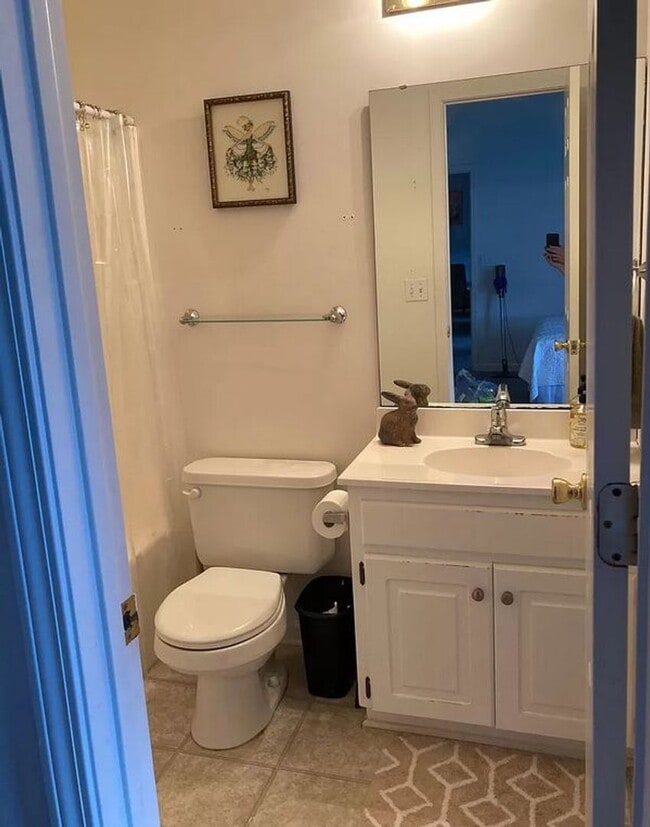 Building Photo - 2 Bedroom 2 Bath Located 1 Mile From Campus!!