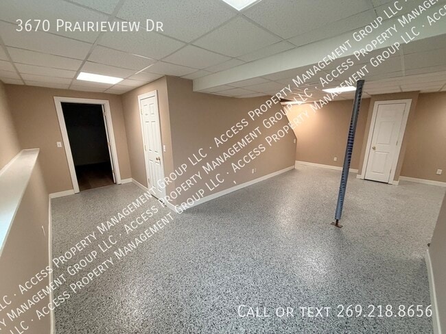 Building Photo - 3670 Prairieview Dr