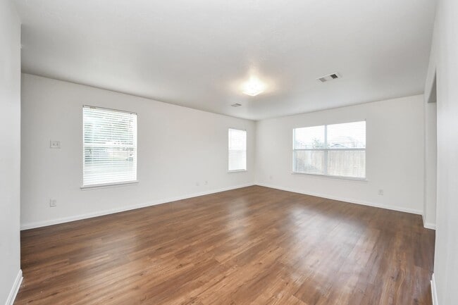 Building Photo - 886 Darbydale Crossing Ln