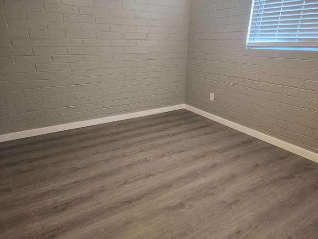 Building Photo - NEWLY RENOVATED 2BD/1BA – CALL TODAY NORTH PHOENIX